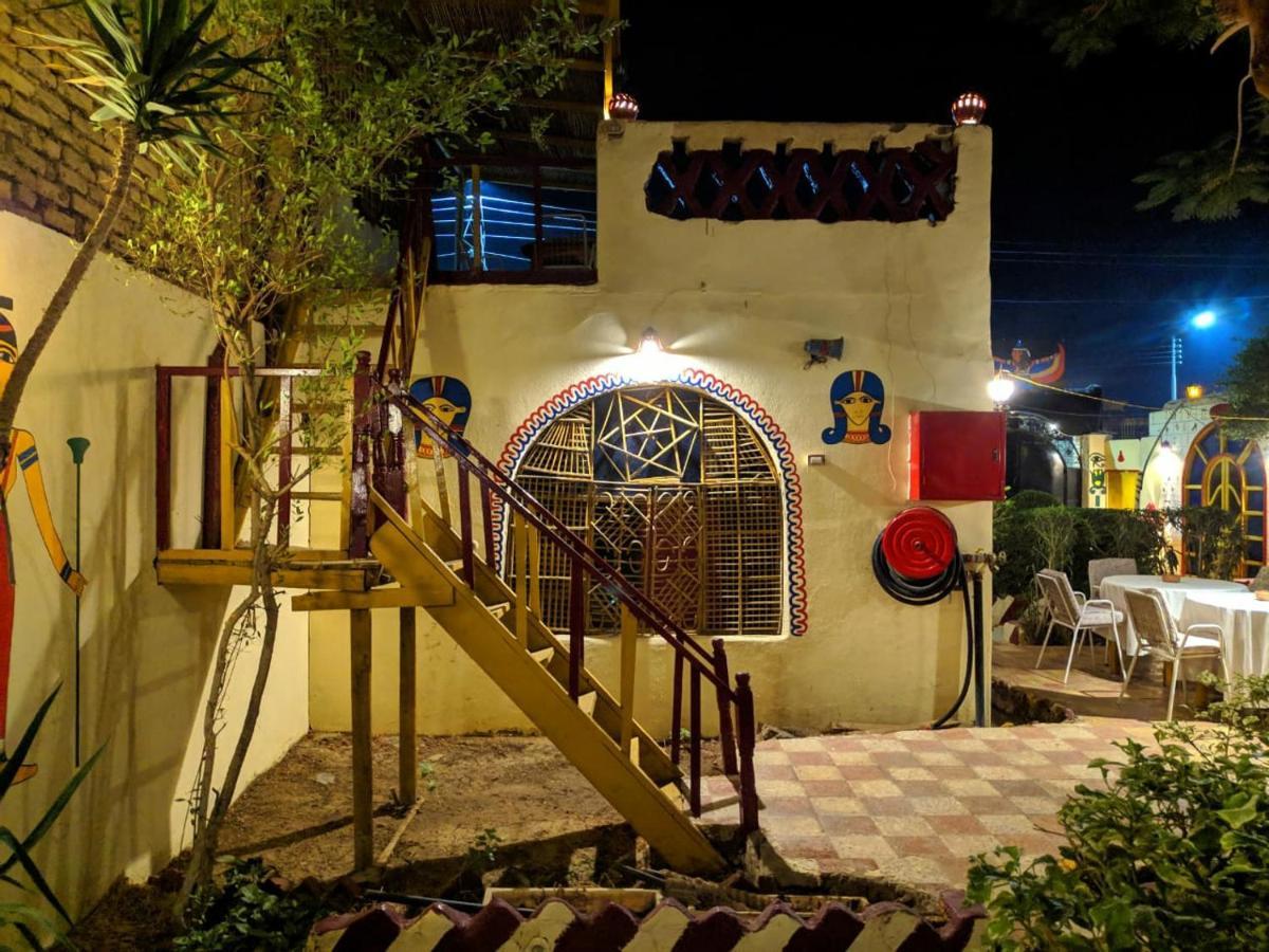 Elphardous Hotel Luxor Eksteriør billede