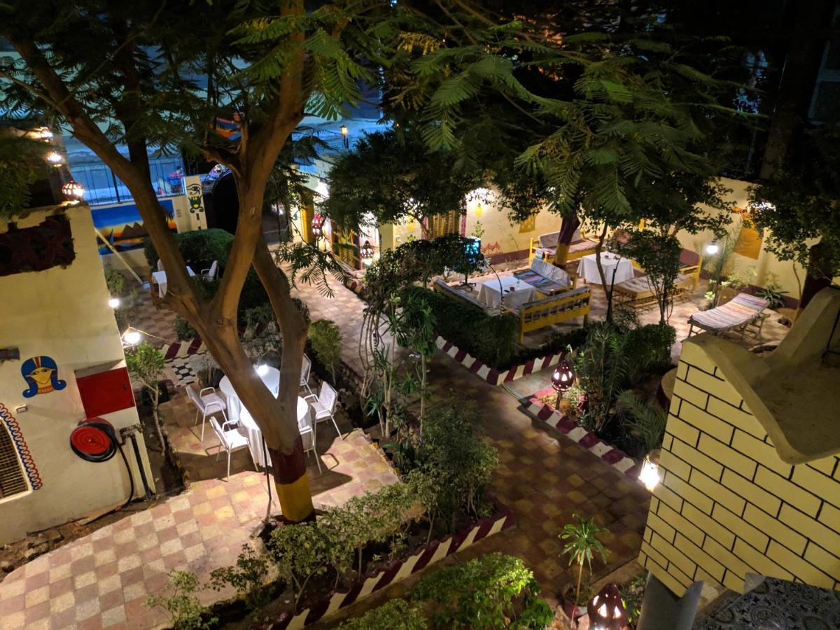 Elphardous Hotel Luxor Eksteriør billede
