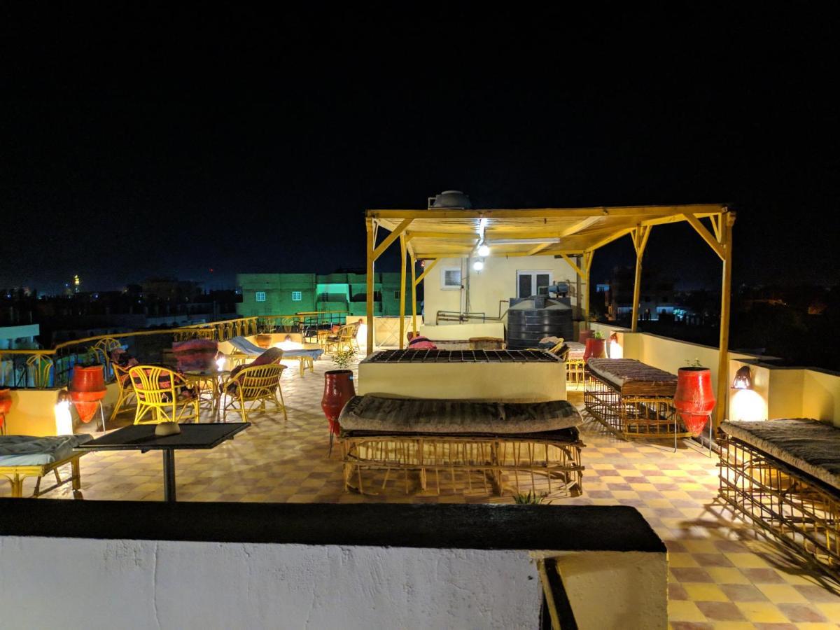 Elphardous Hotel Luxor Eksteriør billede