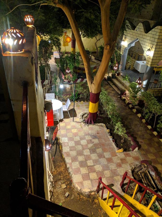 Elphardous Hotel Luxor Eksteriør billede