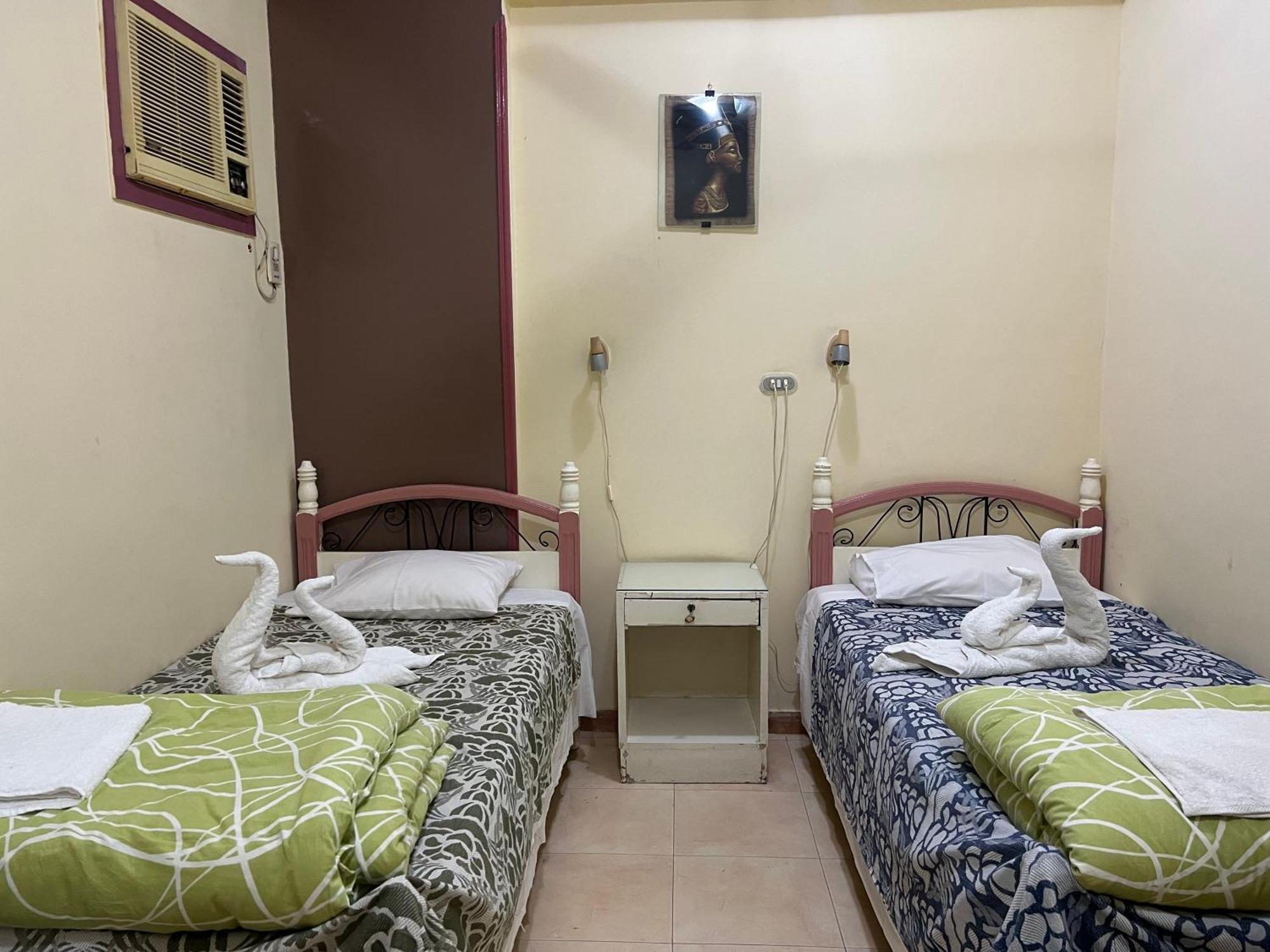 Elphardous Hotel Luxor Eksteriør billede