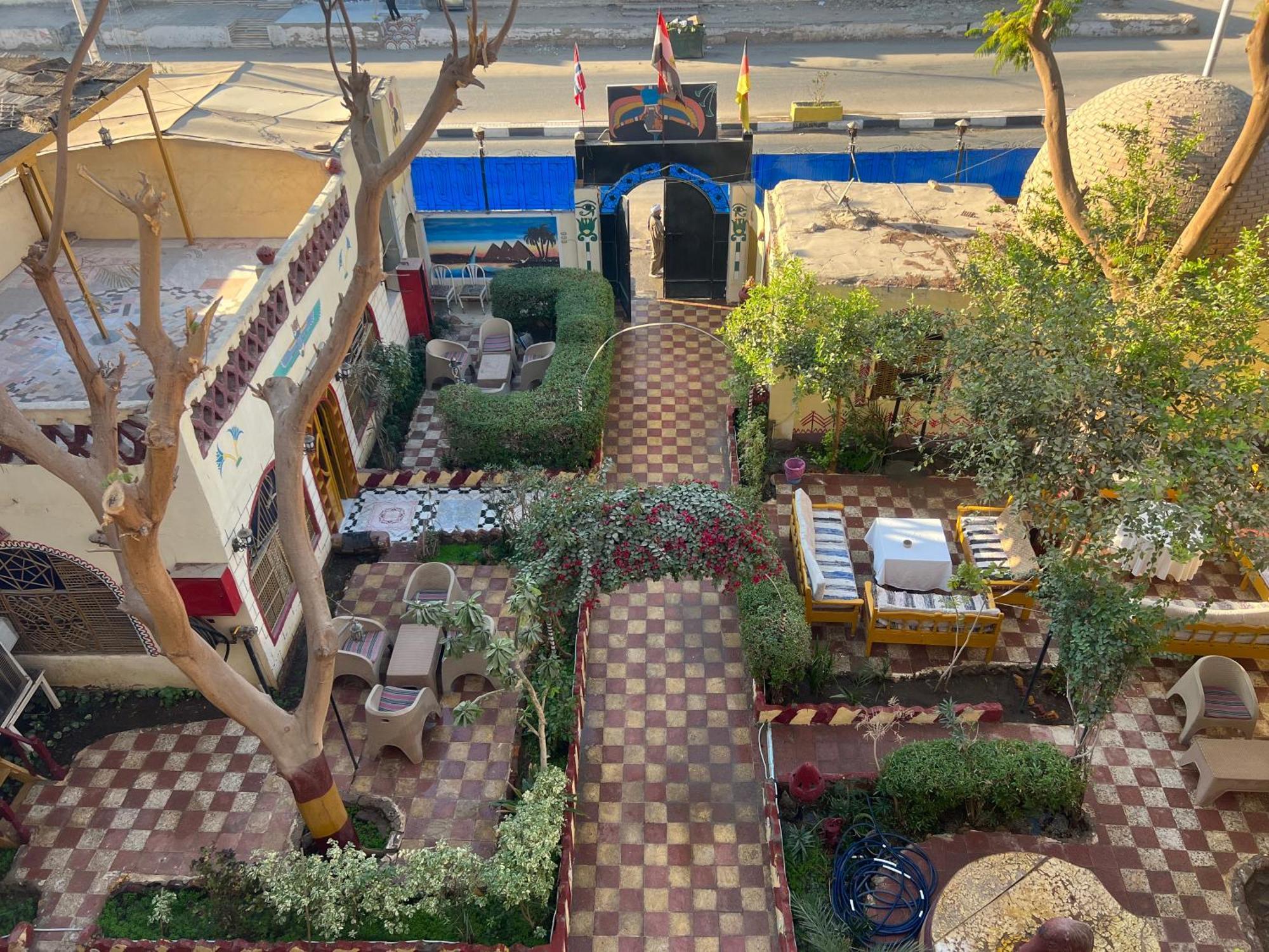 Elphardous Hotel Luxor Eksteriør billede