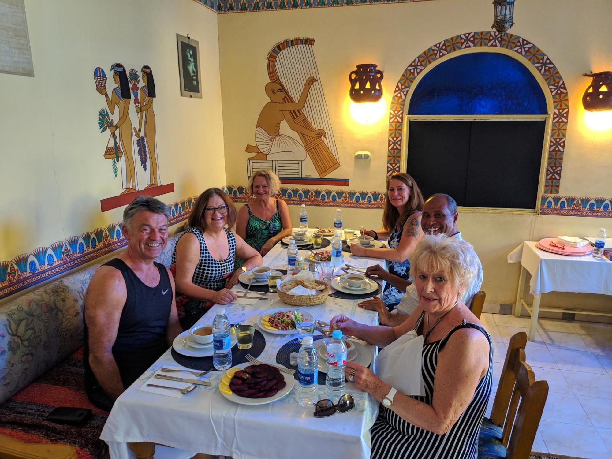 Elphardous Hotel Luxor Eksteriør billede